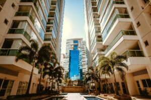 Guia Imobiliário: Morar na Barra da Tijuca em 2026 - Rio de Janeiro Portal
